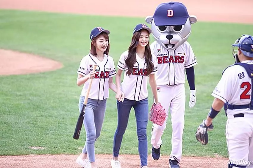 By hdpics (http://hdpics.tistory.com/292) [CC BY 4.0 (https://creativecommons.org/licenses/by/4.0)], via Wikimedia Commons