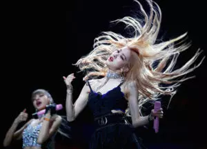 ROSÉ - 'On The Ground' blackpink